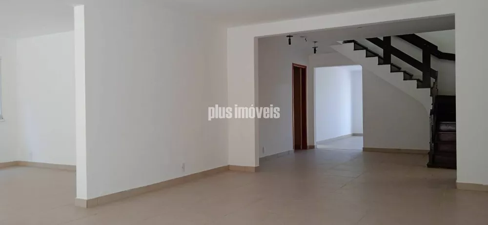 Casa à venda com 3 quartos, 458m² - Foto 2