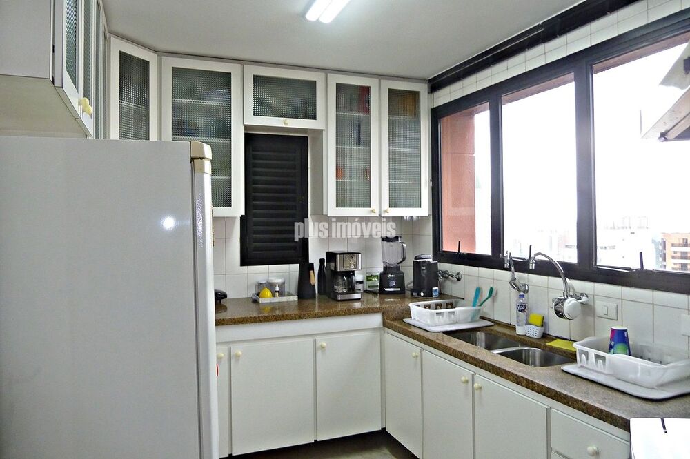 Apartamento, 3 quartos, 242 m² - Foto 2