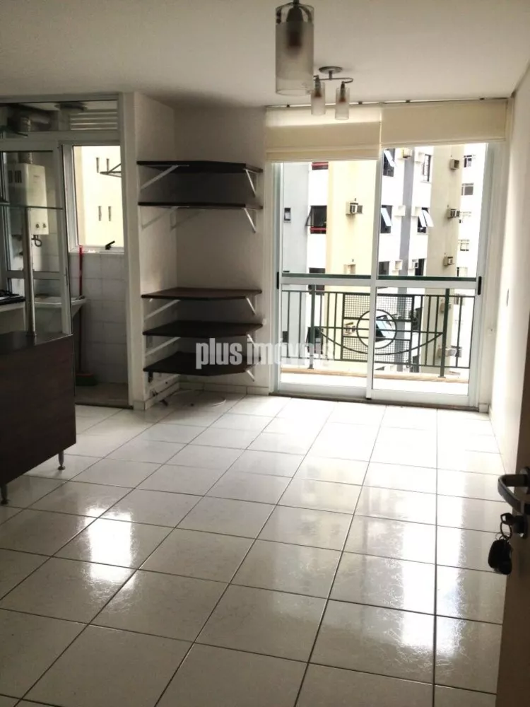 Apartamento à venda com 1 quarto, 60m² - Foto 2