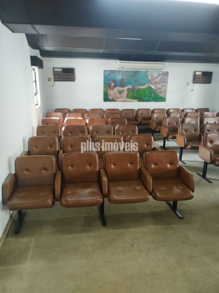 Casa Comercial à venda e aluguel com 6 quartos, 800m² - Foto 1