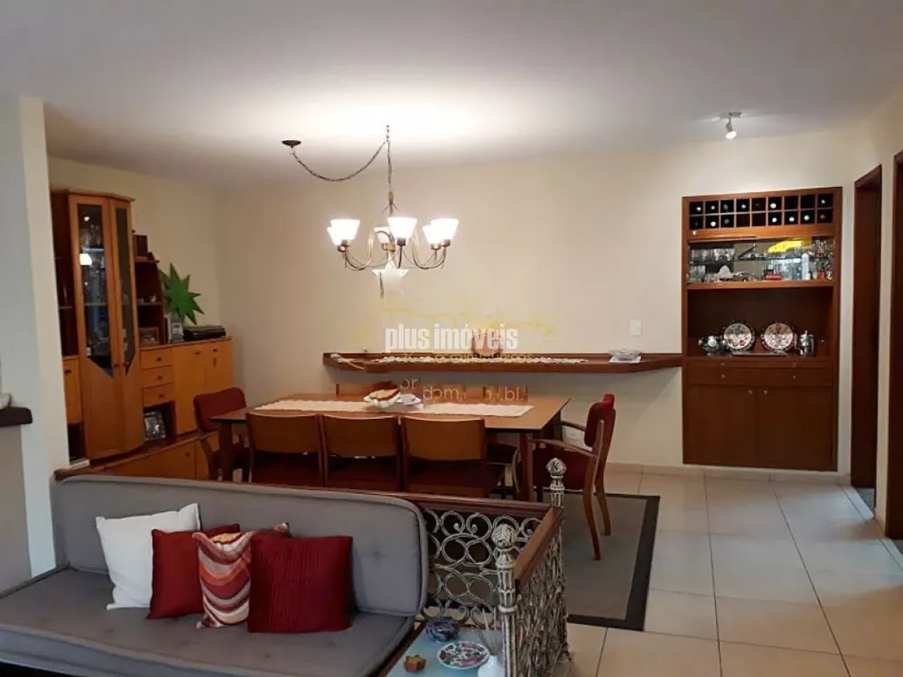 Casa, 4 quartos, 250 m² - Foto 1