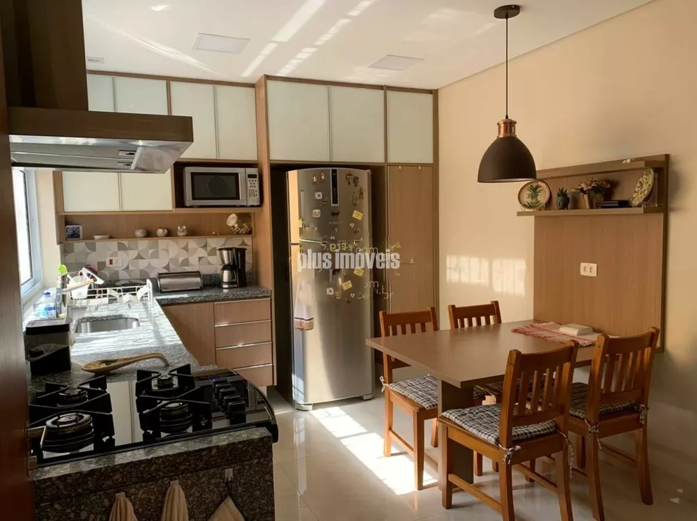 Casa, 4 quartos, 250 m² - Foto 4