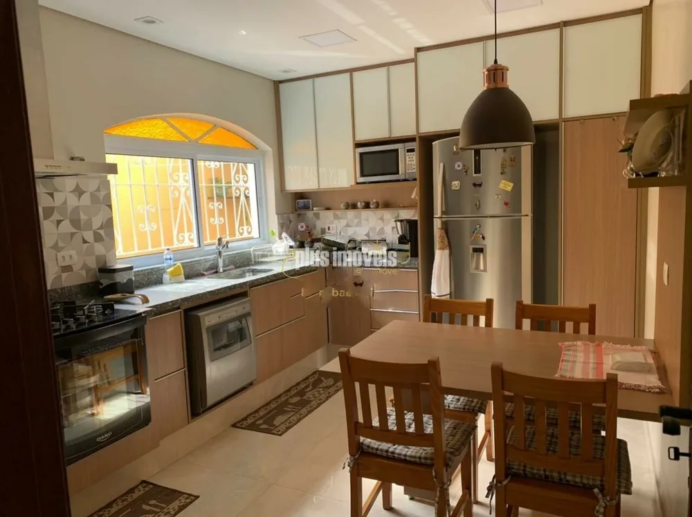Casa, 4 quartos, 250 m² - Foto 13