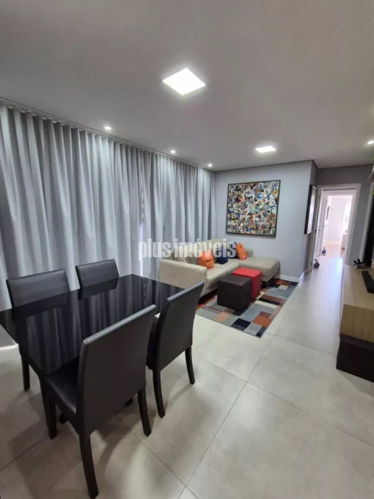 Apartamento à venda com 3 quartos, 104m² - Foto 2