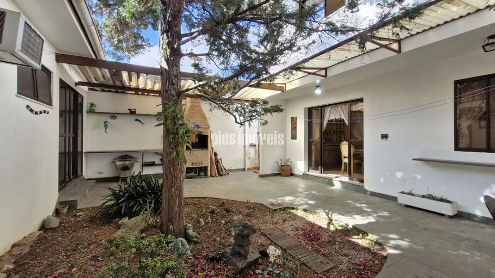 Casa, 4 quartos, 320 m² - Foto 1