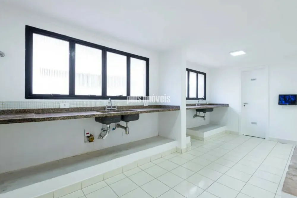 Apartamento, 3 quartos, 240 m² - Foto 1