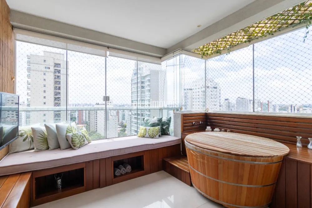 Apartamento, 3 quartos, 222 m² - Foto 1