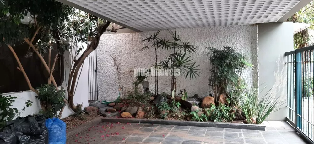 Casa à venda com 3 quartos, 450m² - Foto 1