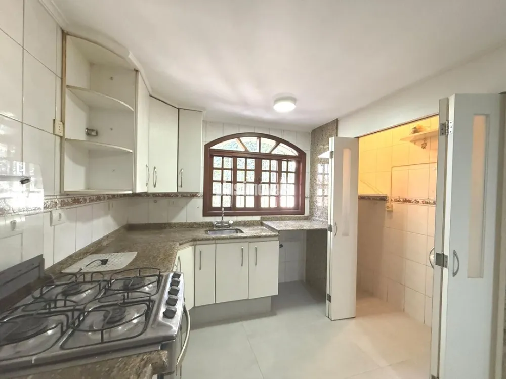 Casa, 4 quartos, 224 m² - Foto 2