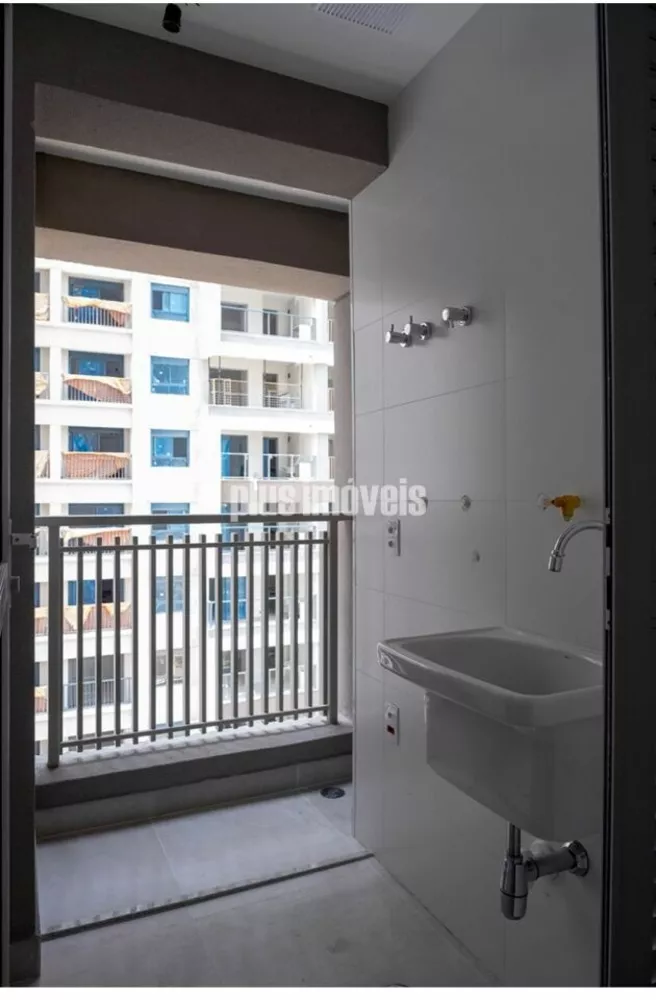 Apartamento à venda com 2 quartos, 70m² - Foto 3