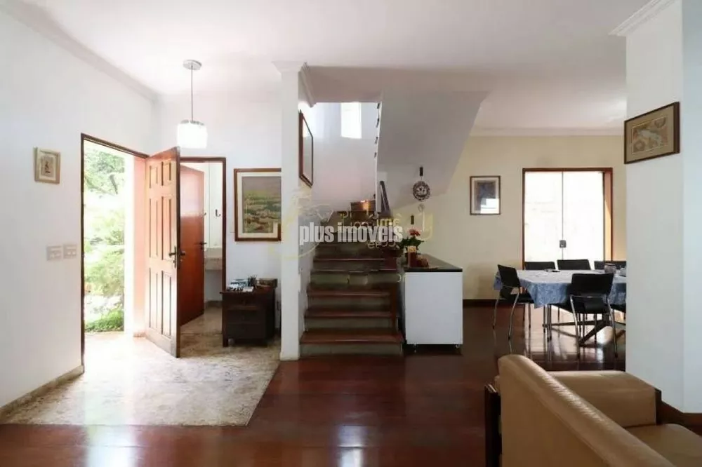 Casa à venda e aluguel com 4 quartos, 220m² - Foto 2