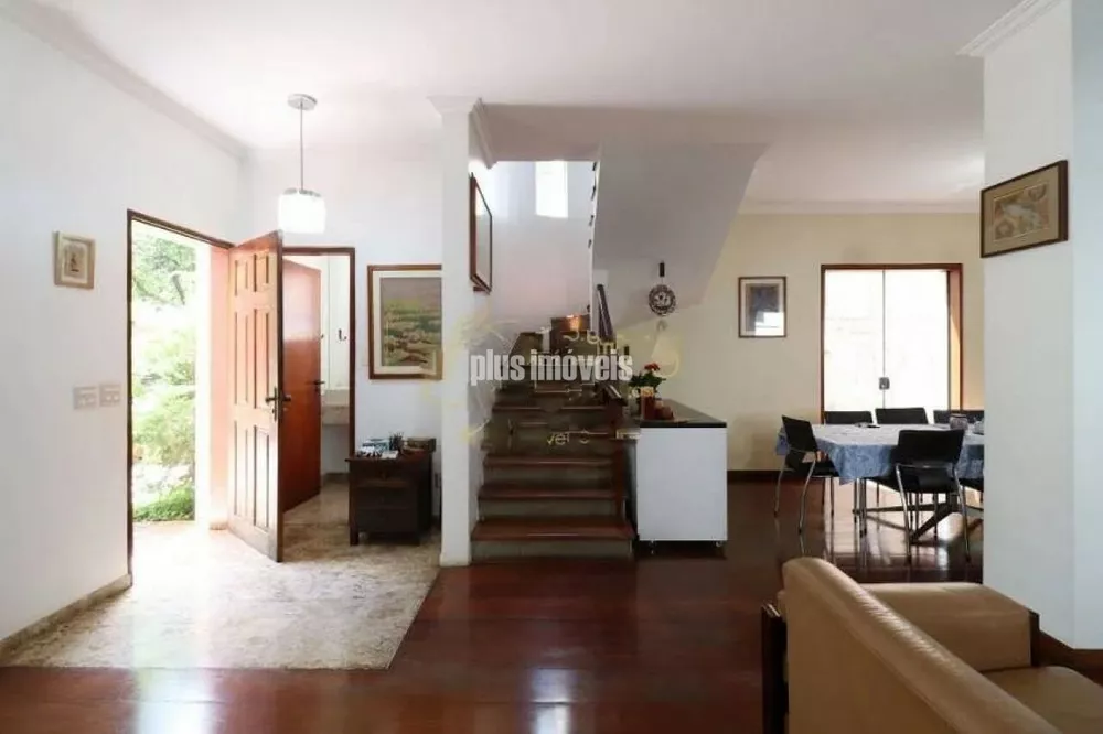 Casa à venda e aluguel com 4 quartos, 220m² - Foto 4