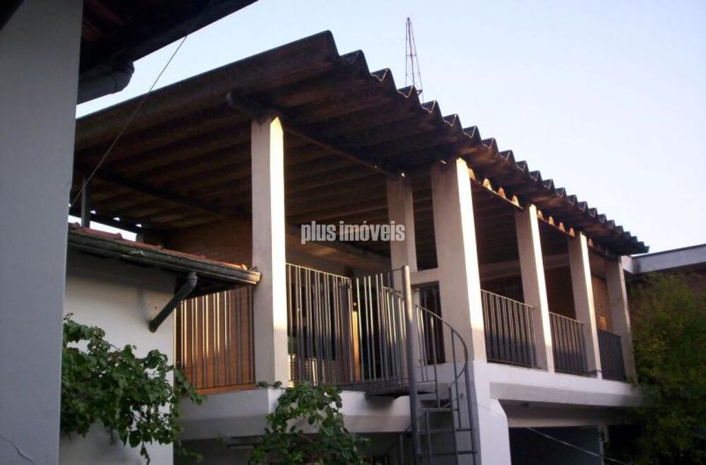 Casa à venda com 3 quartos, 150m² - Foto 1