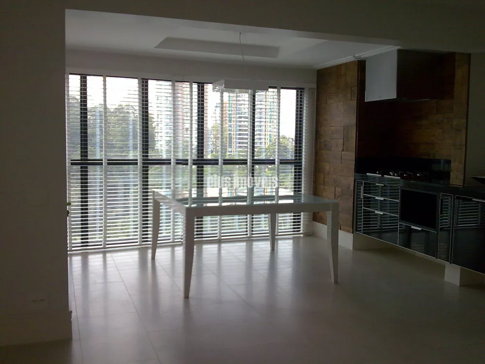 Apartamento à venda com 4 quartos, 213m² - Foto 3