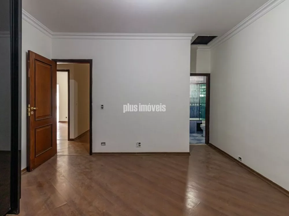 Casa Comercial à venda com 3 quartos, 600m² - Foto 4