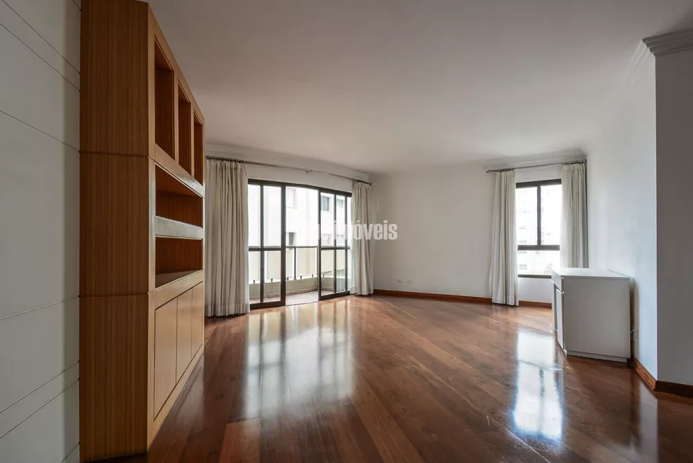 Apartamento à venda com 3 quartos, 178m² - Foto 2