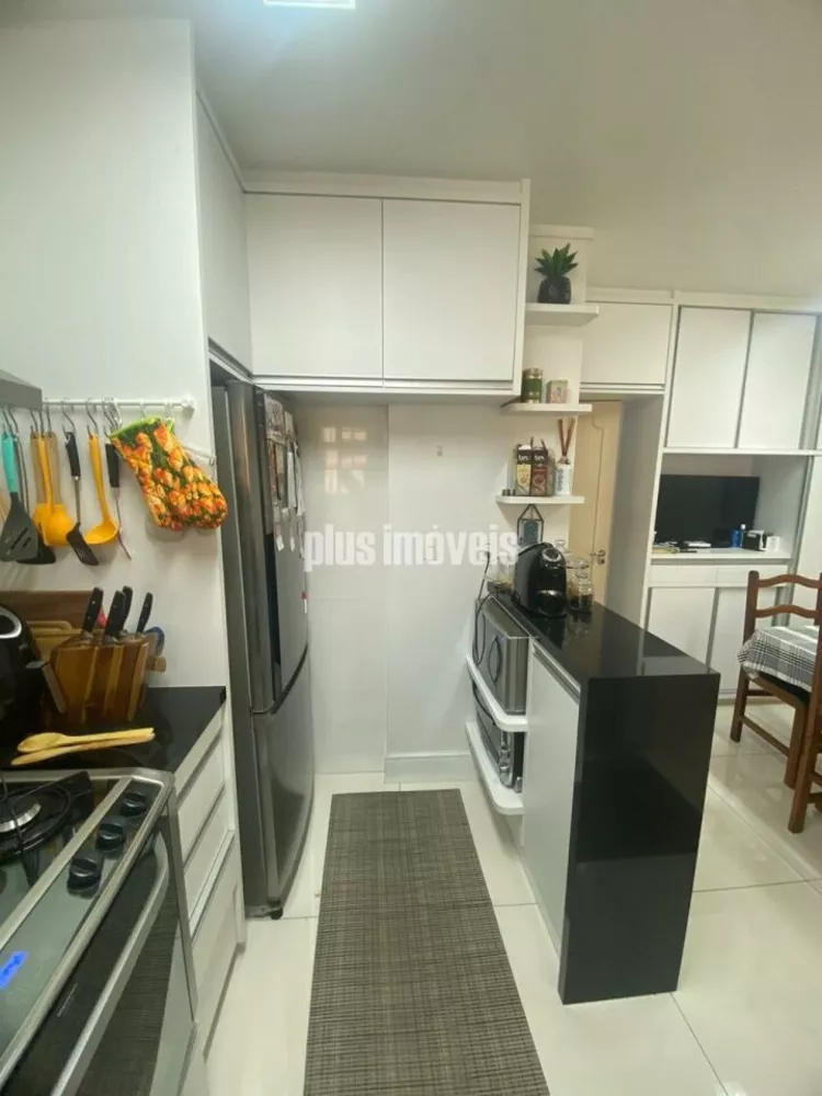 Apartamento à venda com 3 quartos, 140m² - Foto 4