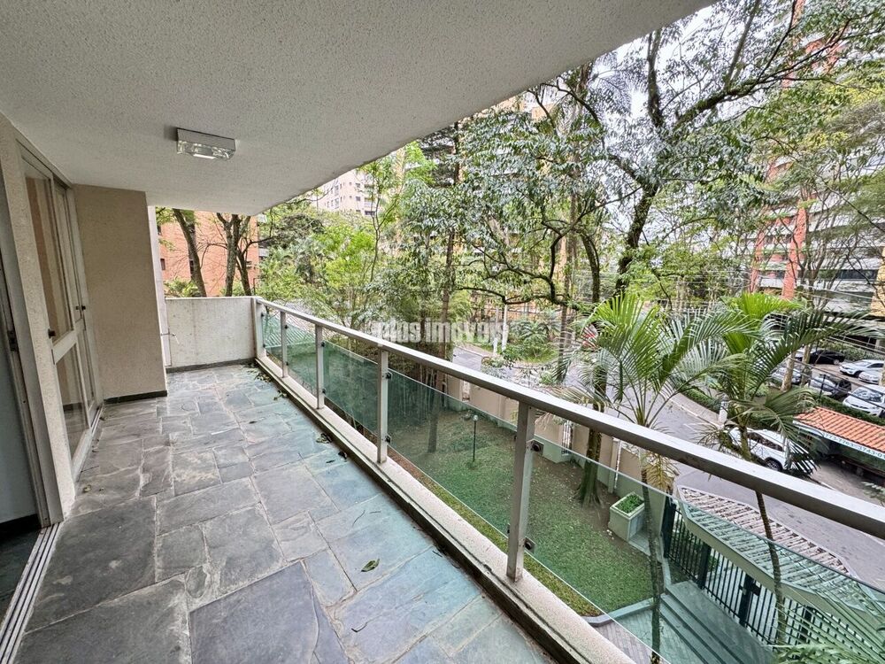 Apartamento à venda com 4 quartos, 220m² - Foto 1