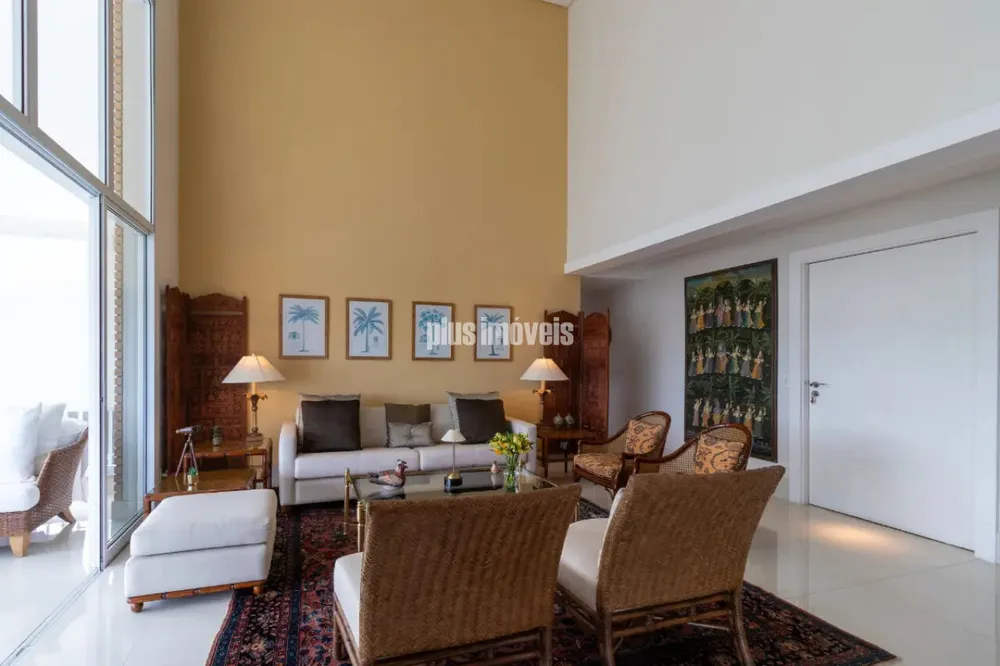 Apartamento, 3 quartos, 251 m² - Foto 1