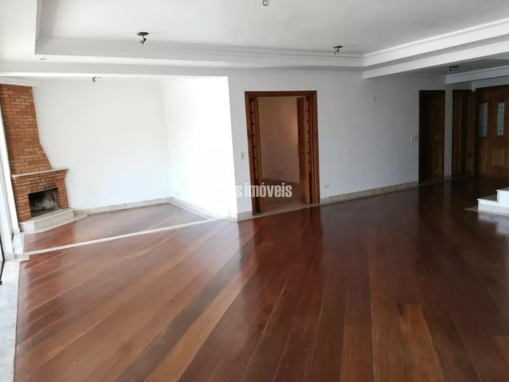 Casa à venda com 4 quartos, 600m² - Foto 2