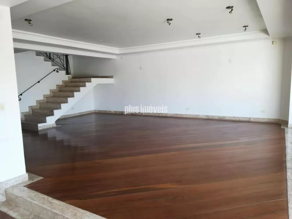 Casa à venda com 4 quartos, 600m² - Foto 1