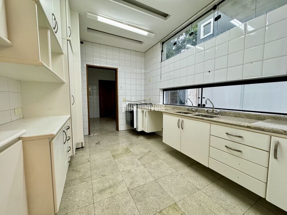 Casa, 4 quartos, 330 m² - Foto 2