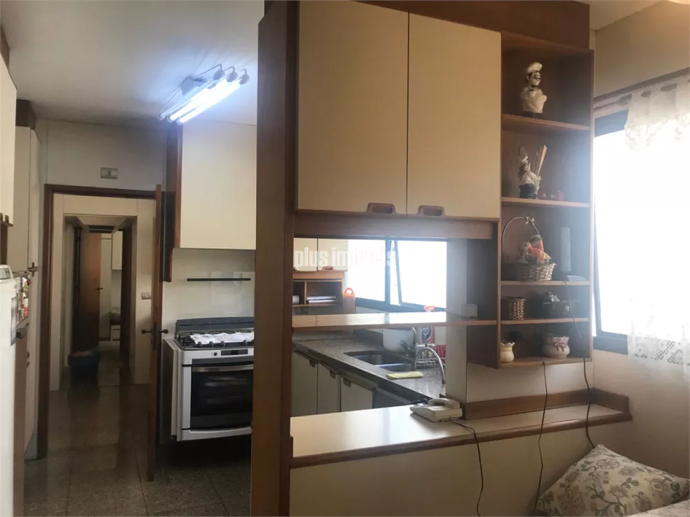 Apartamento à venda com 4 quartos, 210m² - Foto 3