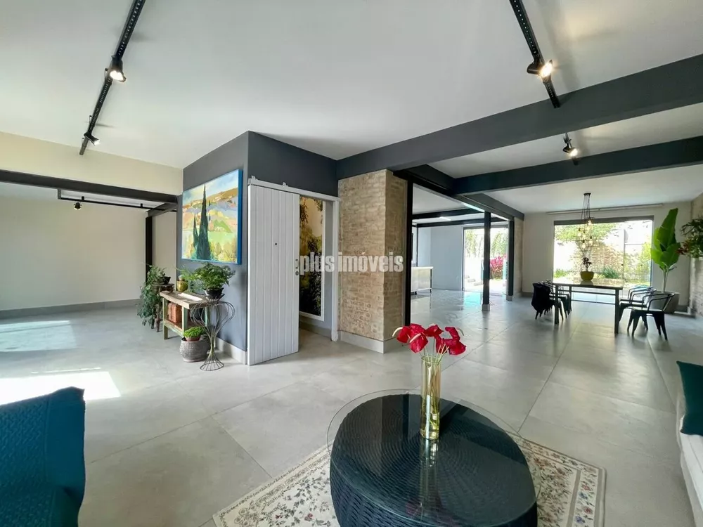 Casa de Vila à venda com 3 quartos, 240m² - Foto 4