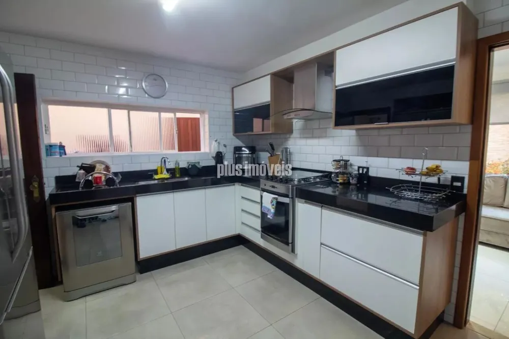 Casa, 4 quartos, 380 m² - Foto 1