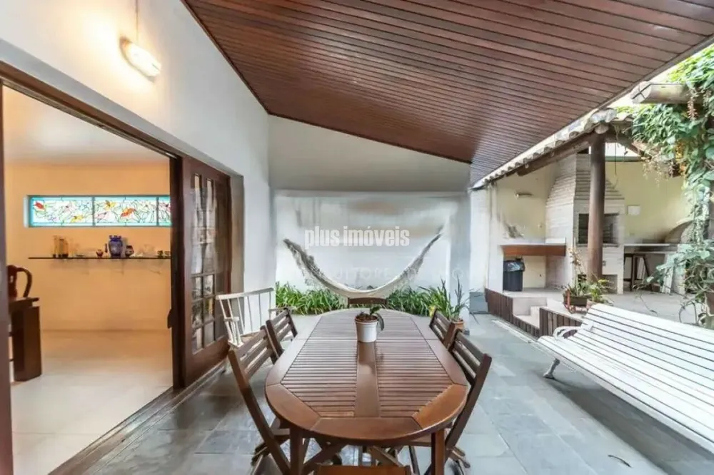 Casa, 4 quartos, 316 m² - Foto 1