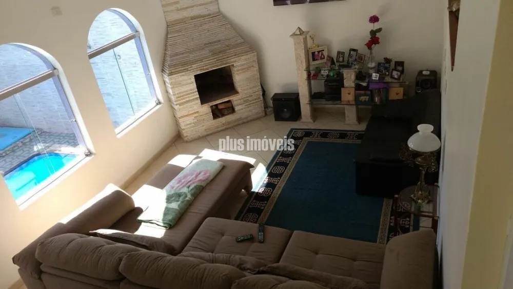 Casa, 3 quartos, 300 m² - Foto 1