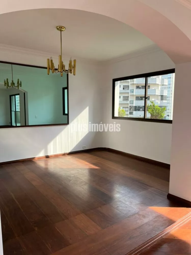 Apartamento à venda com 3 quartos, 233m² - Foto 3