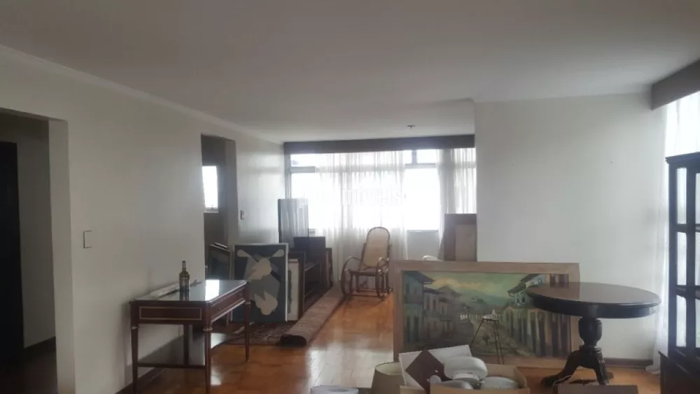 Apartamento à venda com 3 quartos, 230m² - Foto 1