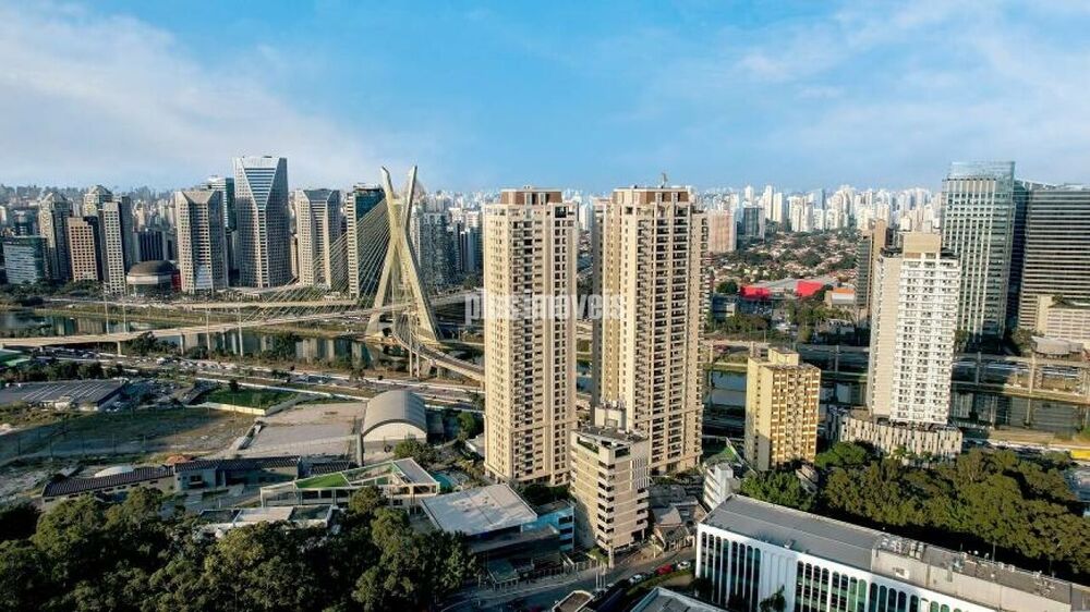 Apartamento, 3 quartos, 211 m² - Foto 1