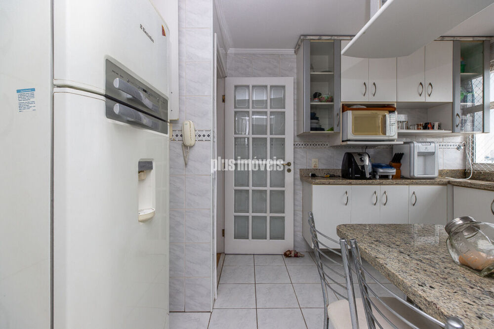 Apartamento à venda com 3 quartos, 140m² - Foto 17