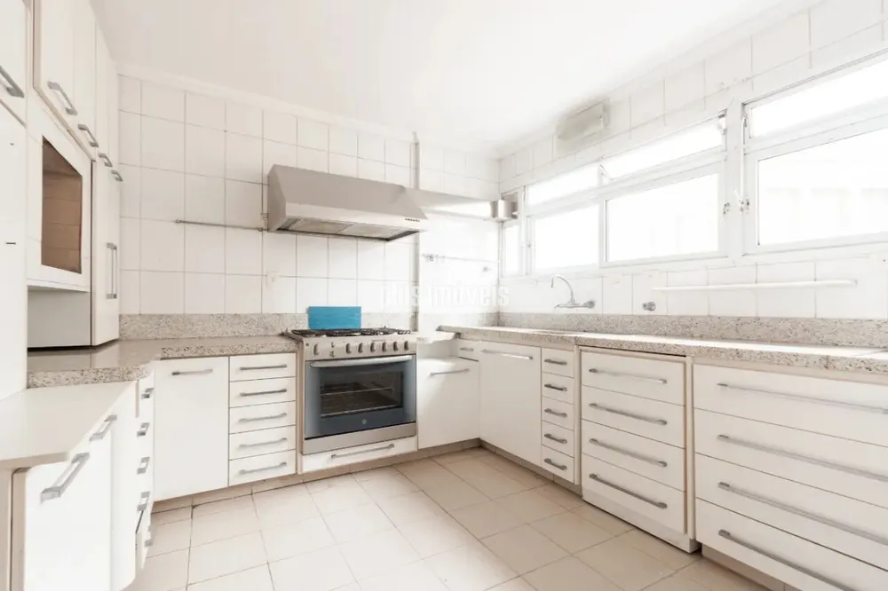 Apartamento, 3 quartos, 220 m² - Foto 1