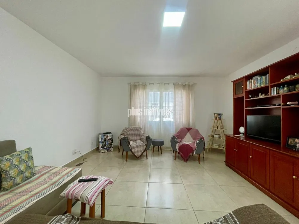Casa, 3 quartos, 210 m² - Foto 1