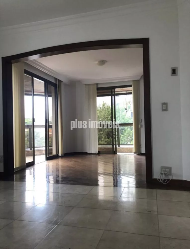 Apartamento à venda com 3 quartos, 242m² - Foto 4