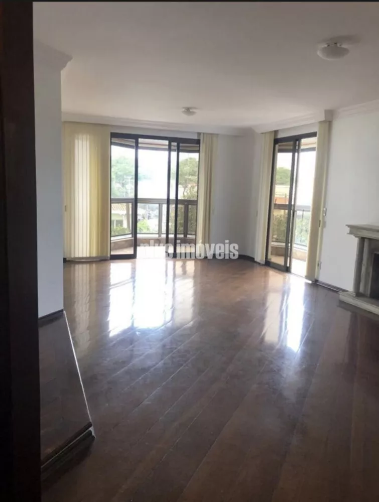 Apartamento à venda com 3 quartos, 242m² - Foto 3