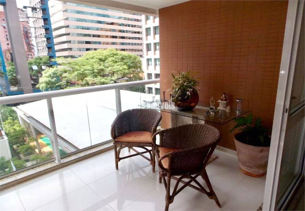 Apartamento à venda com 2 quartos, 94m² - Foto 4