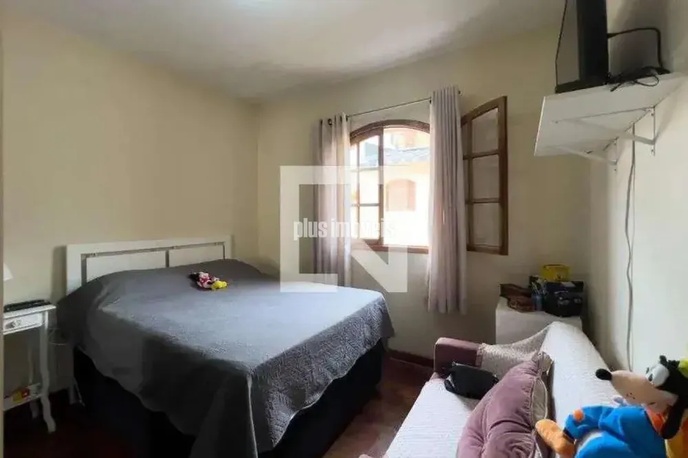 Casa, 3 quartos, 217 m² - Foto 1