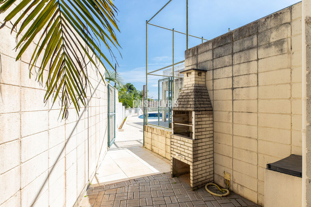 Casa à venda com 4 quartos, 900m² - Foto 1