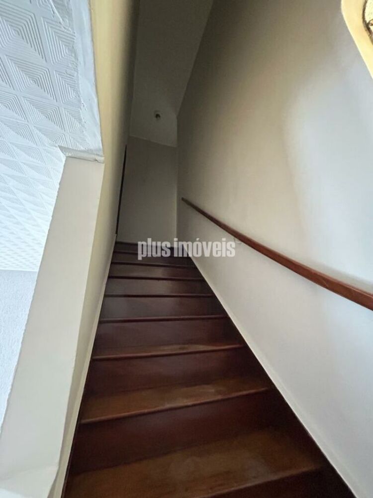 Casa à venda com 6 quartos, 260m² - Foto 2