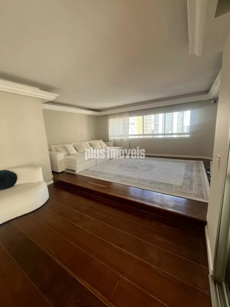 Apartamento à venda com 4 quartos, 200m² - Foto 4