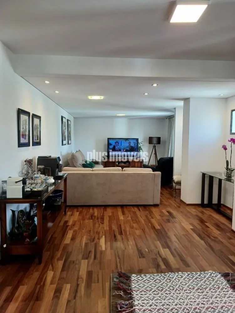 Apartamento, 3 quartos, 217 m² - Foto 1