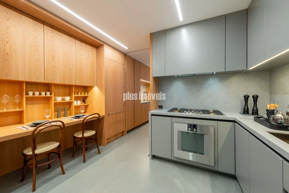 Apartamento à venda com 3 quartos, 211m² - Foto 2