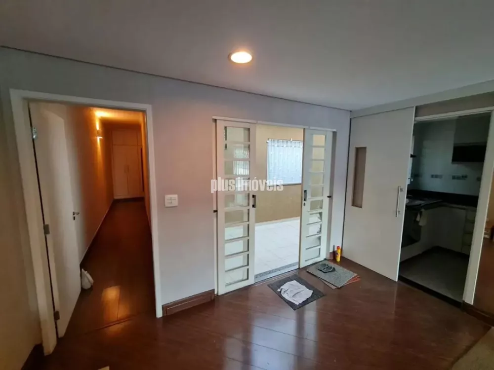 Casa à venda com 4 quartos, 225m² - Foto 3