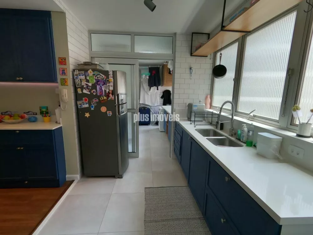 Apartamento à venda com 3 quartos, 150m² - Foto 2