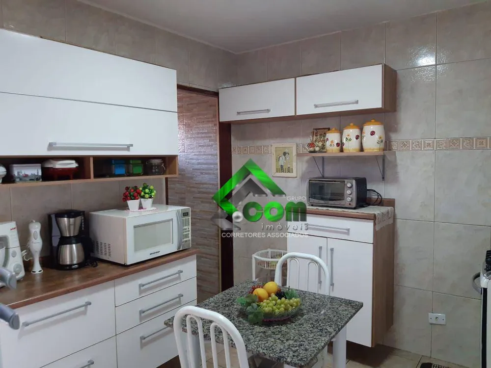 Casa, 3 quartos, 256 m² - Foto 2