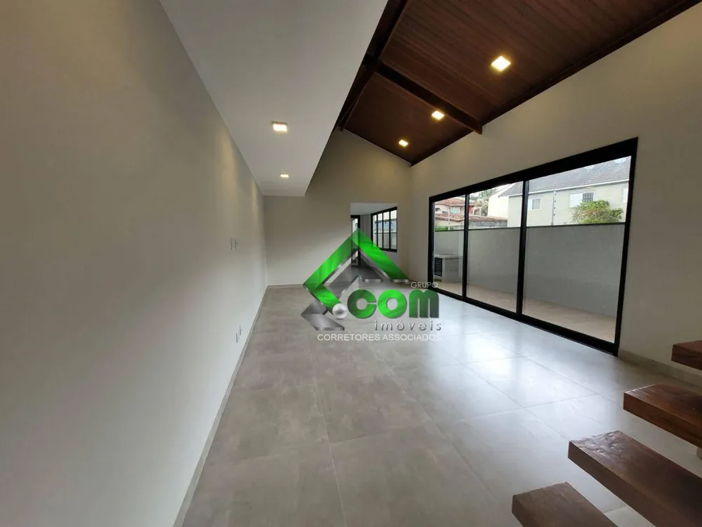 Casa, 3 quartos, 219 m² - Foto 1